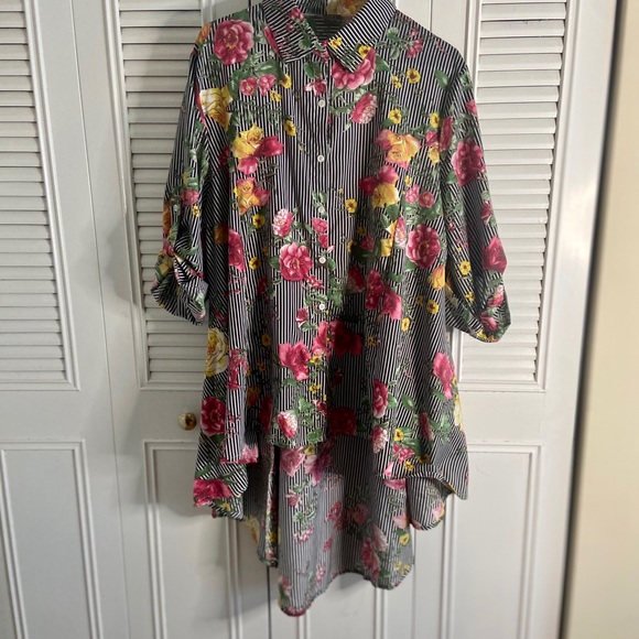 Rainbow Tops - Hi lo button down top